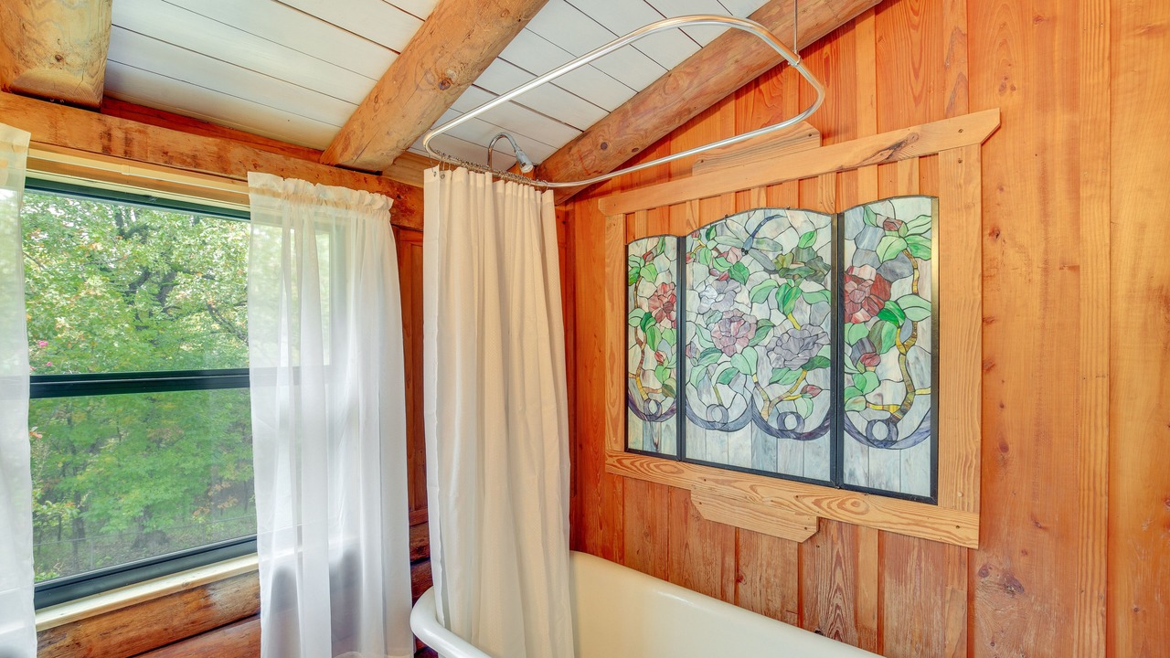 Photo of Bathroom in Log Cabin