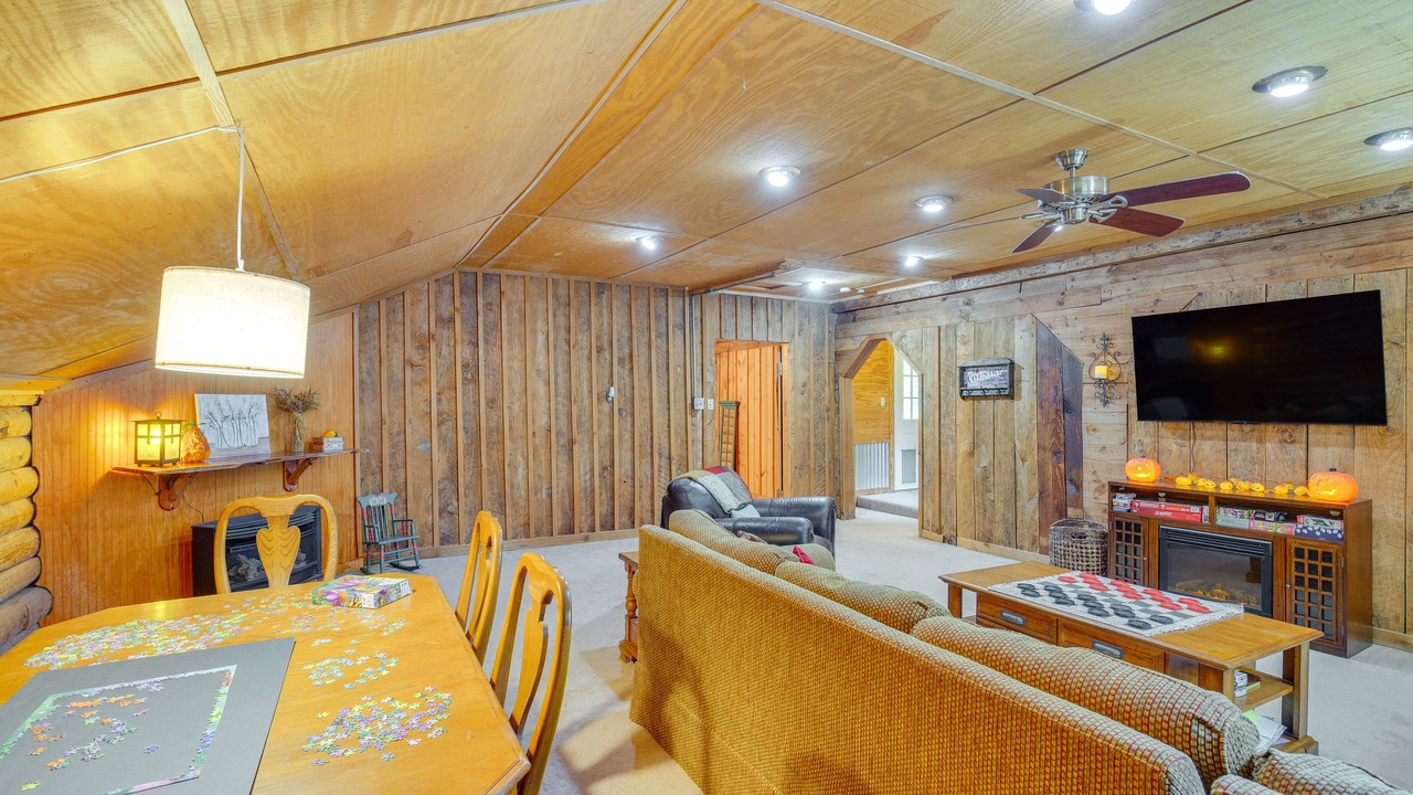 Photo of Bedroom in Log Cabin