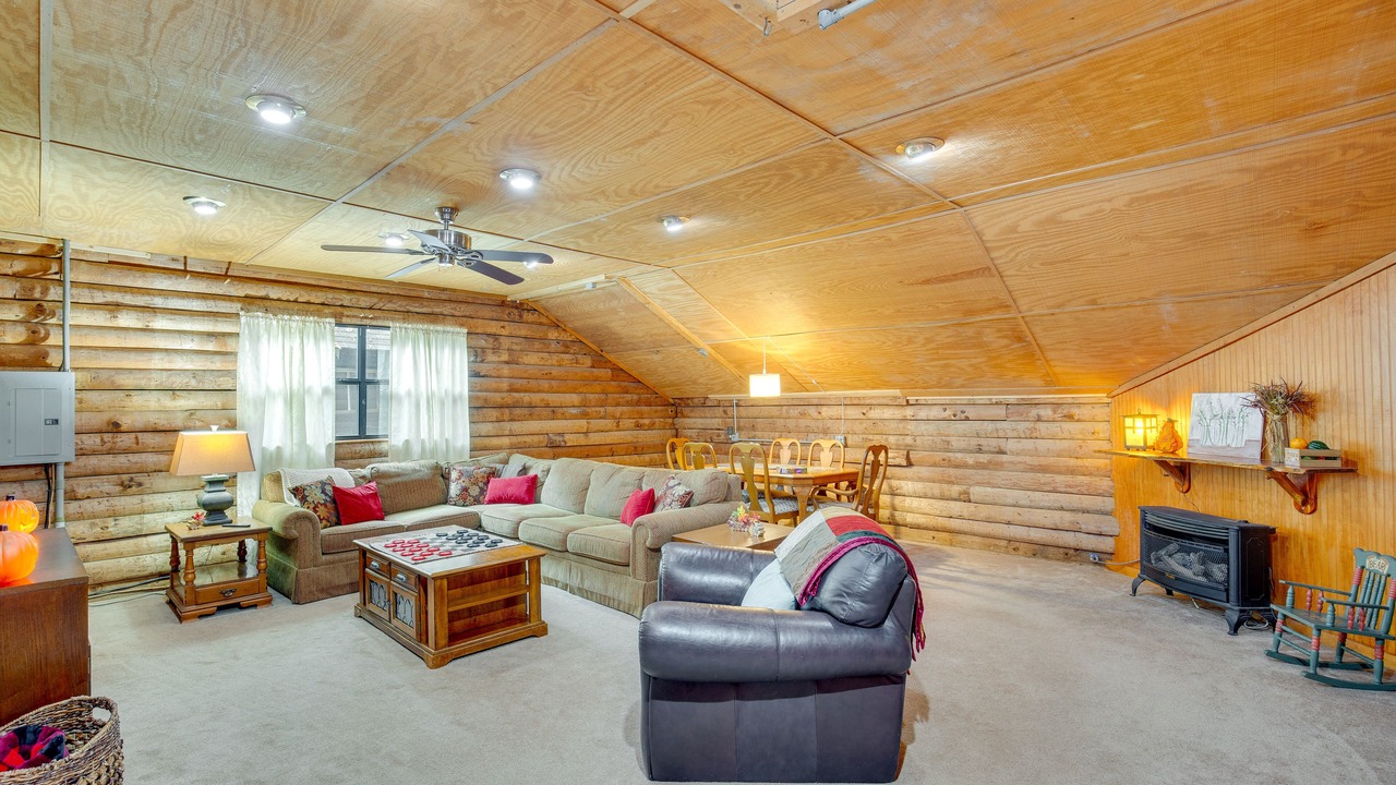 Photo of Bedroom in Log Cabin