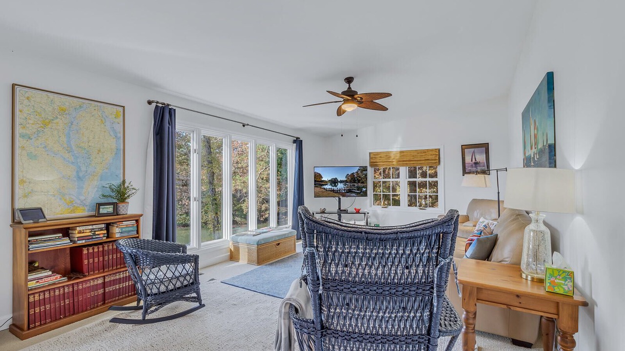 Photo of Livingroom in Weems