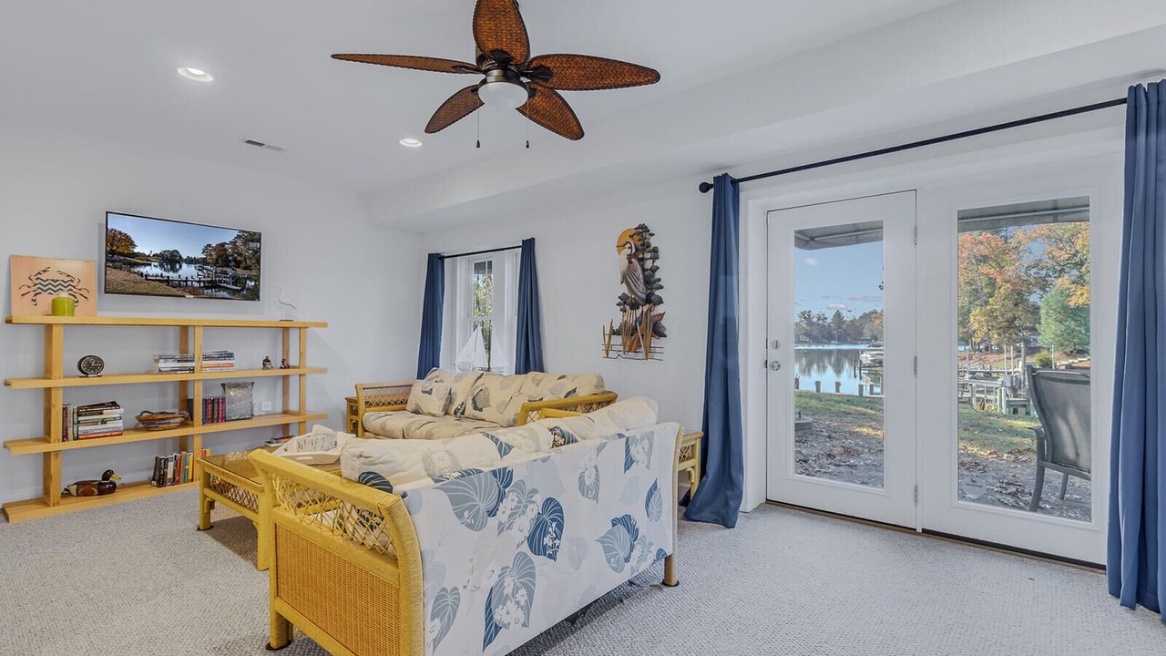 Photo of Livingroom in Weems