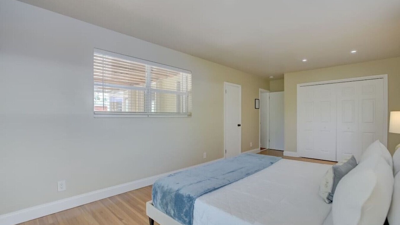 Photo of Bedroom in Lake Ridge