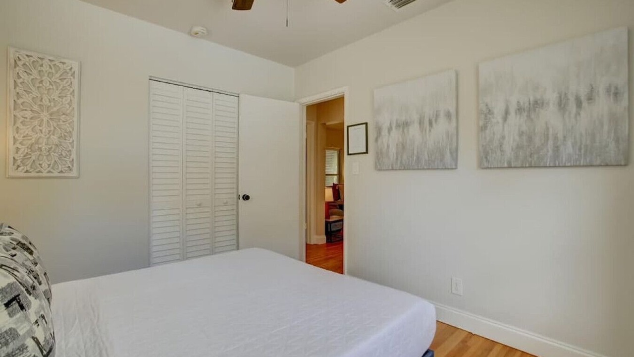 Photo of Bedroom in Lake Ridge
