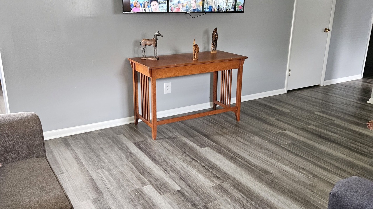 Photo of Livingroom in Akron
