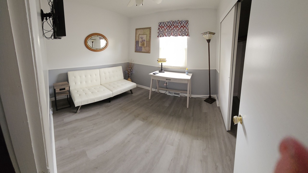 Photo of Livingroom in Akron