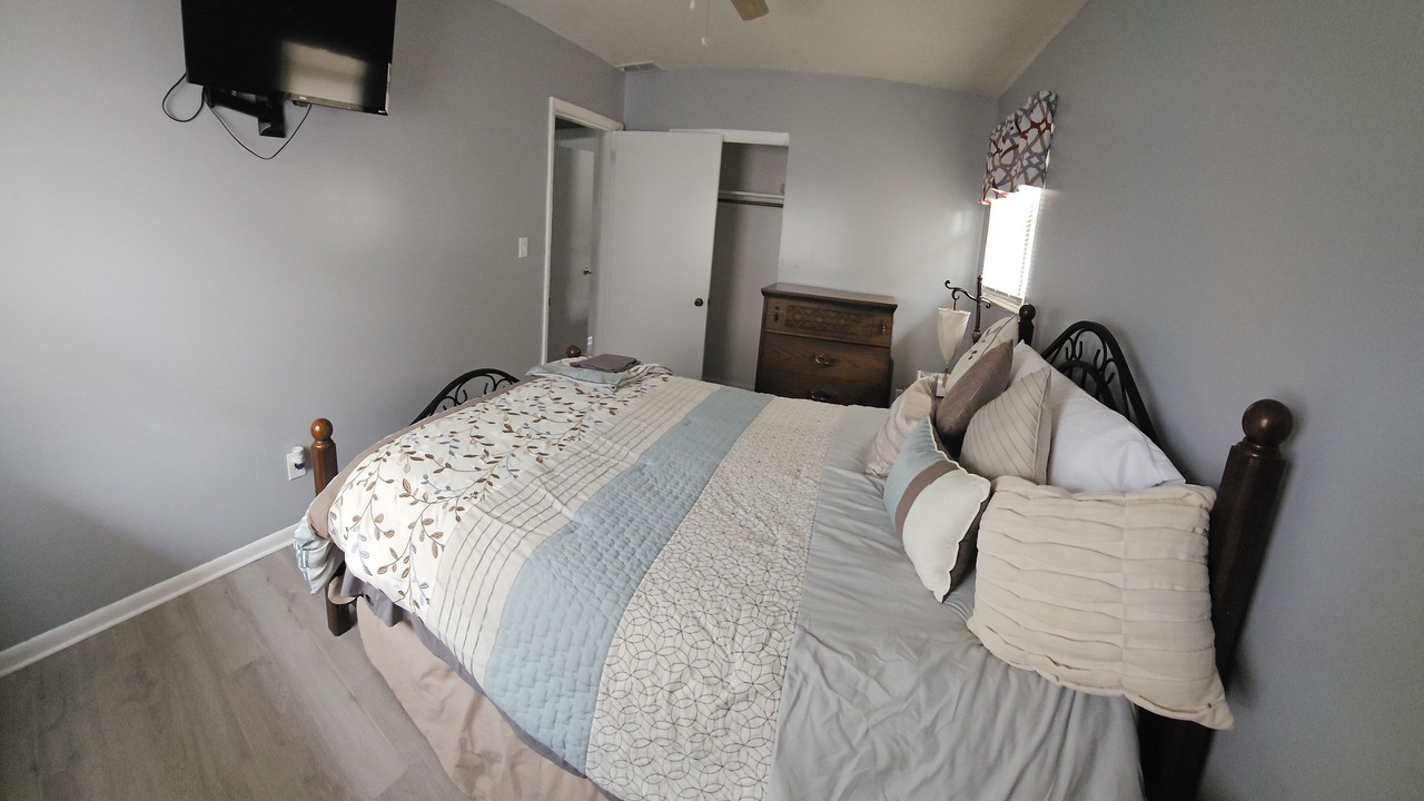 Photo of Bedroom in Akron