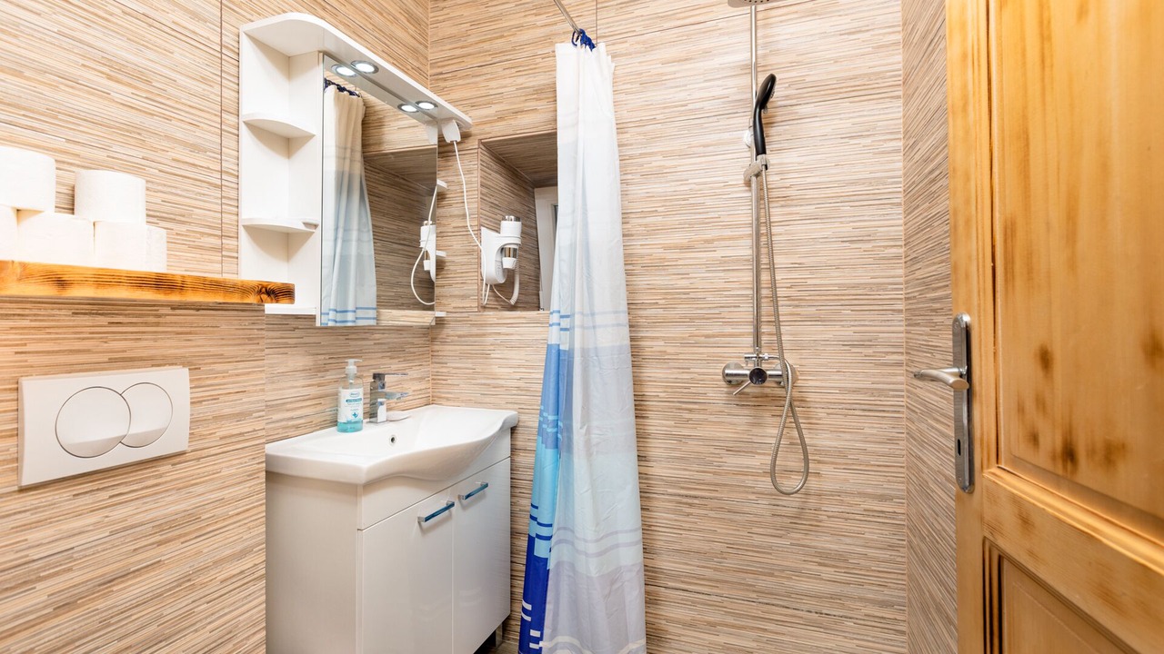 Photo of Bathroom in Kornic