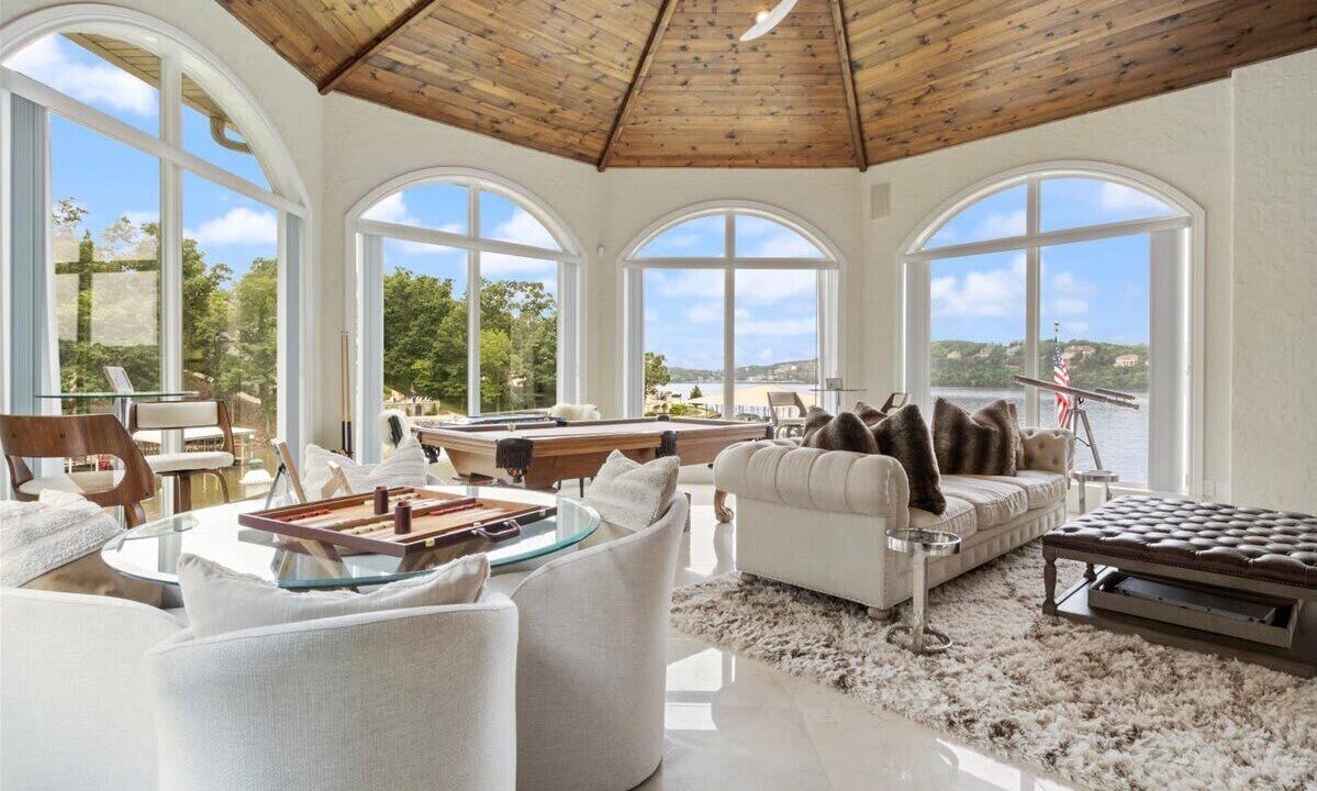Photo of Livingroom in Osage Beach