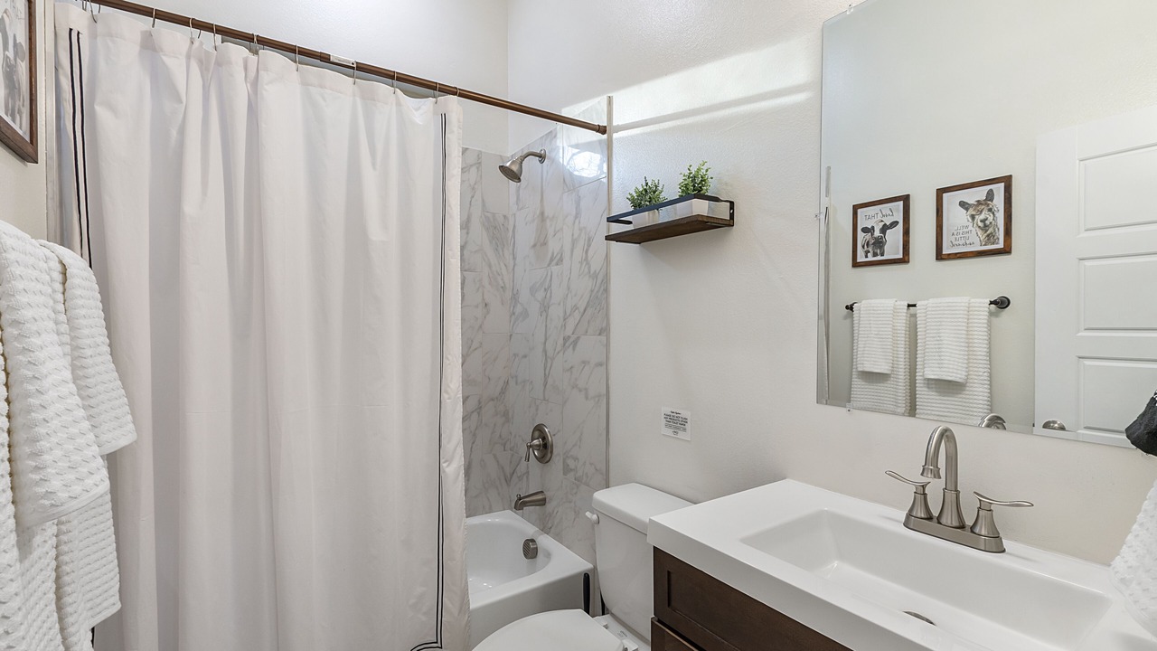 Photo of Bathroom in Carolyn Estates