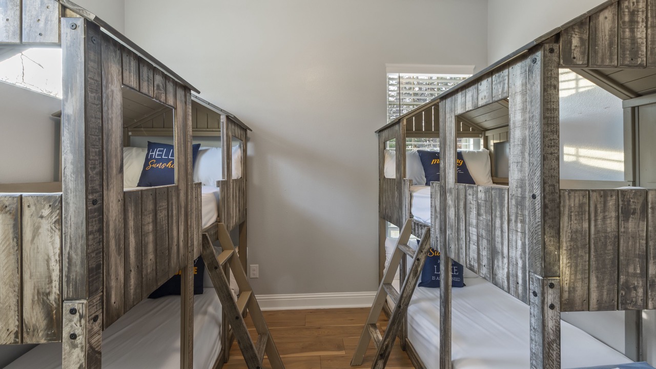 Photo of Bedroom in Carolyn Estates
