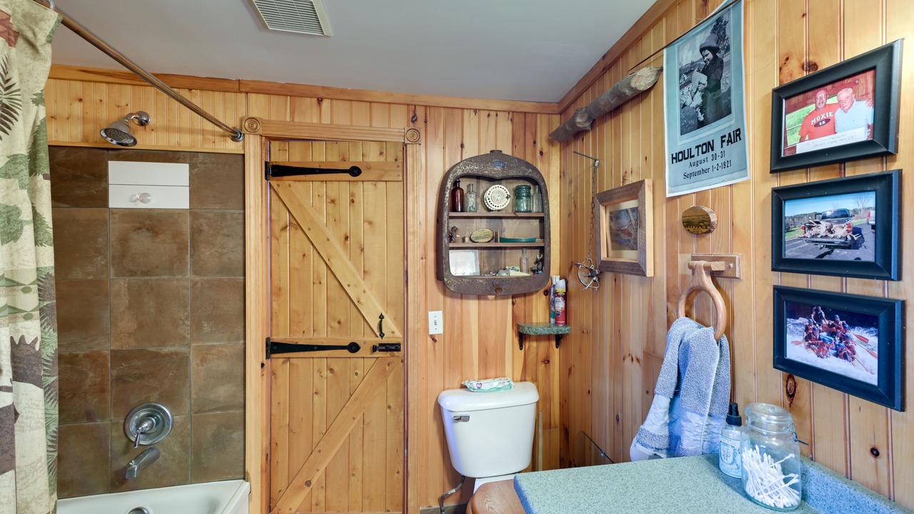 Photo of Bathroom in Oakfield
