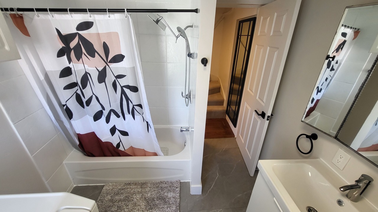 Photo of Bathroom in Vanier North