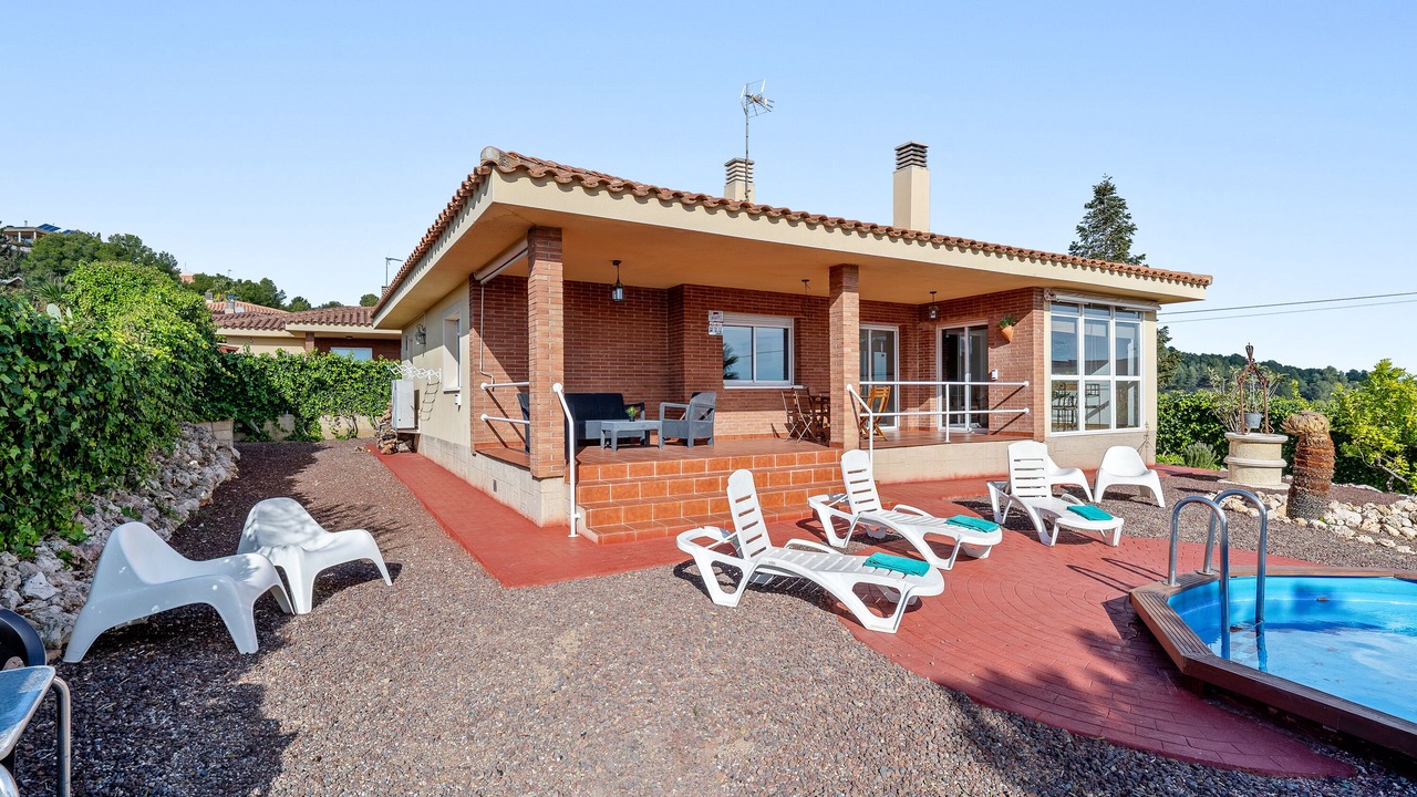 Photo of Patio Balcony in Riudecanyes