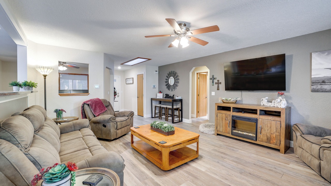 Photo of Livingroom in Grove