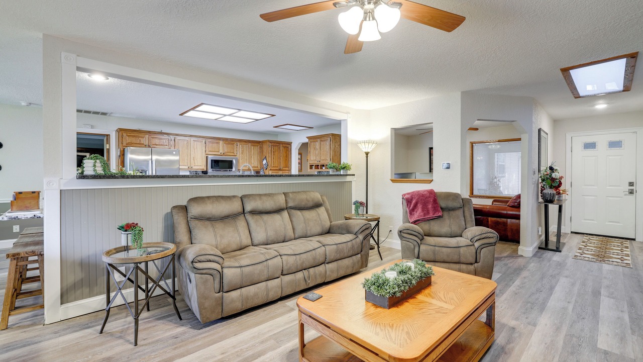 Photo of Livingroom in Grove