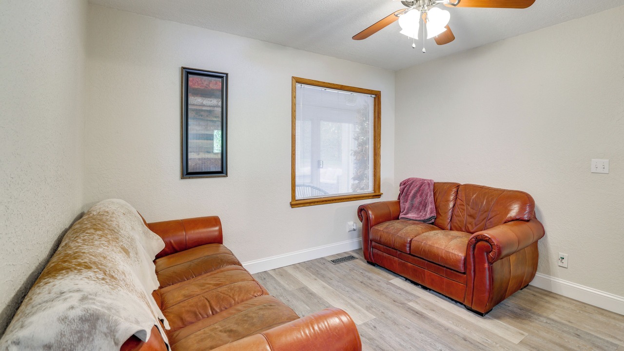 Photo of Livingroom in Grove