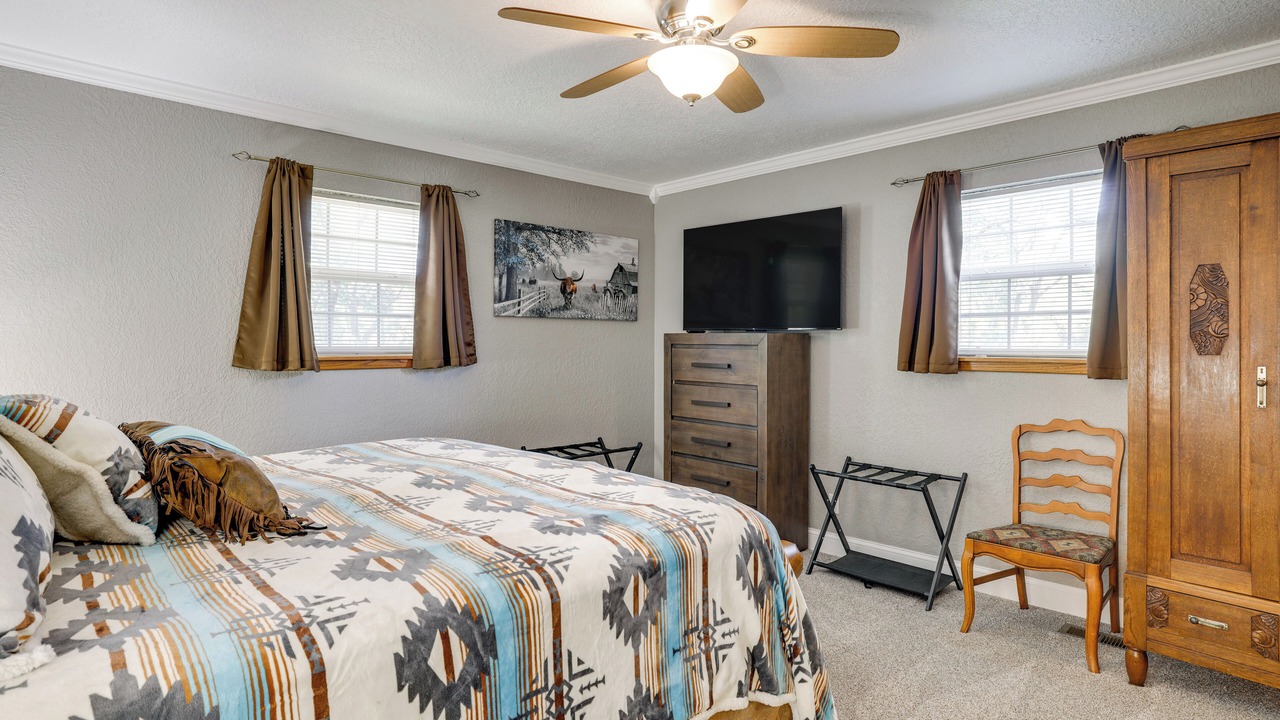 Photo of Bedroom in Grove