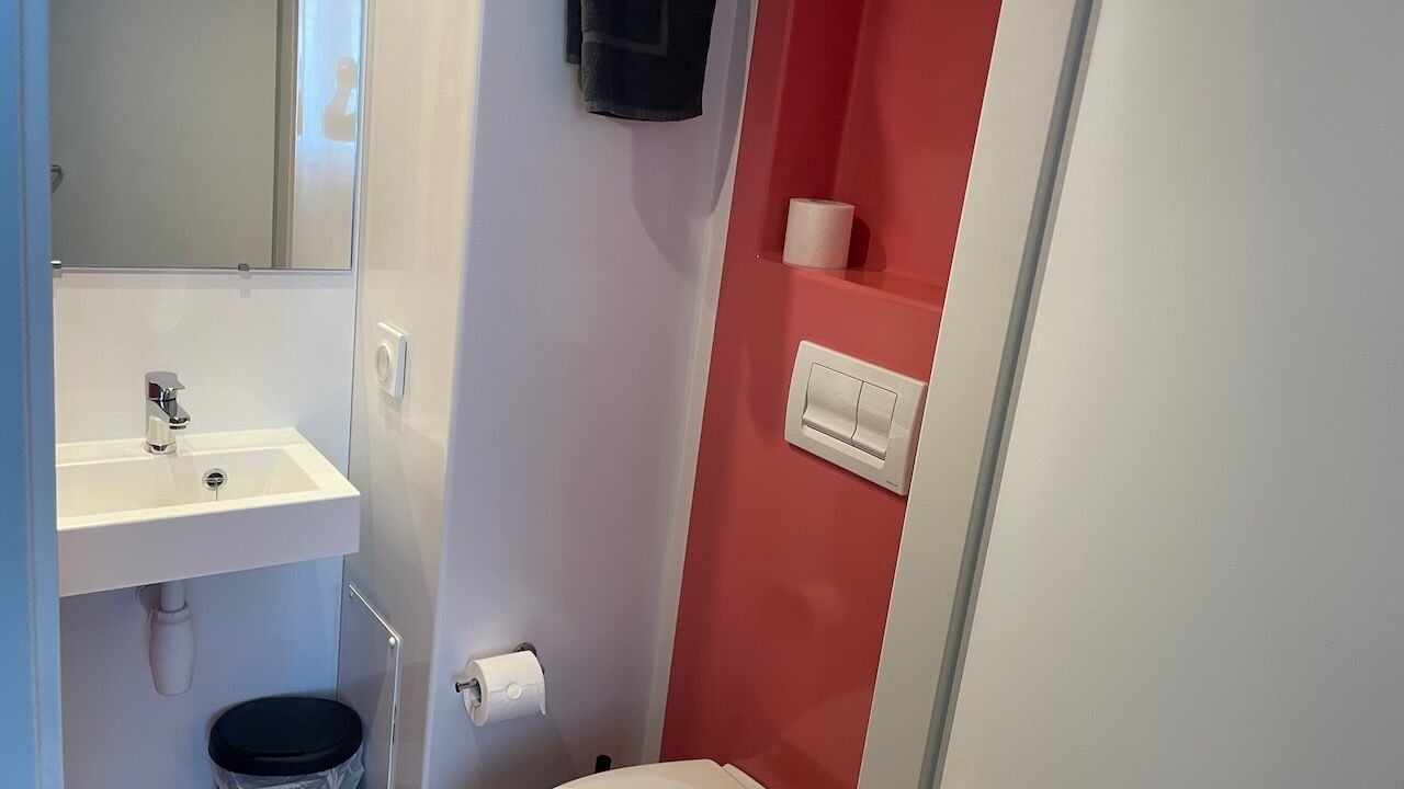 Photo of Bathroom in Anatole France Danton