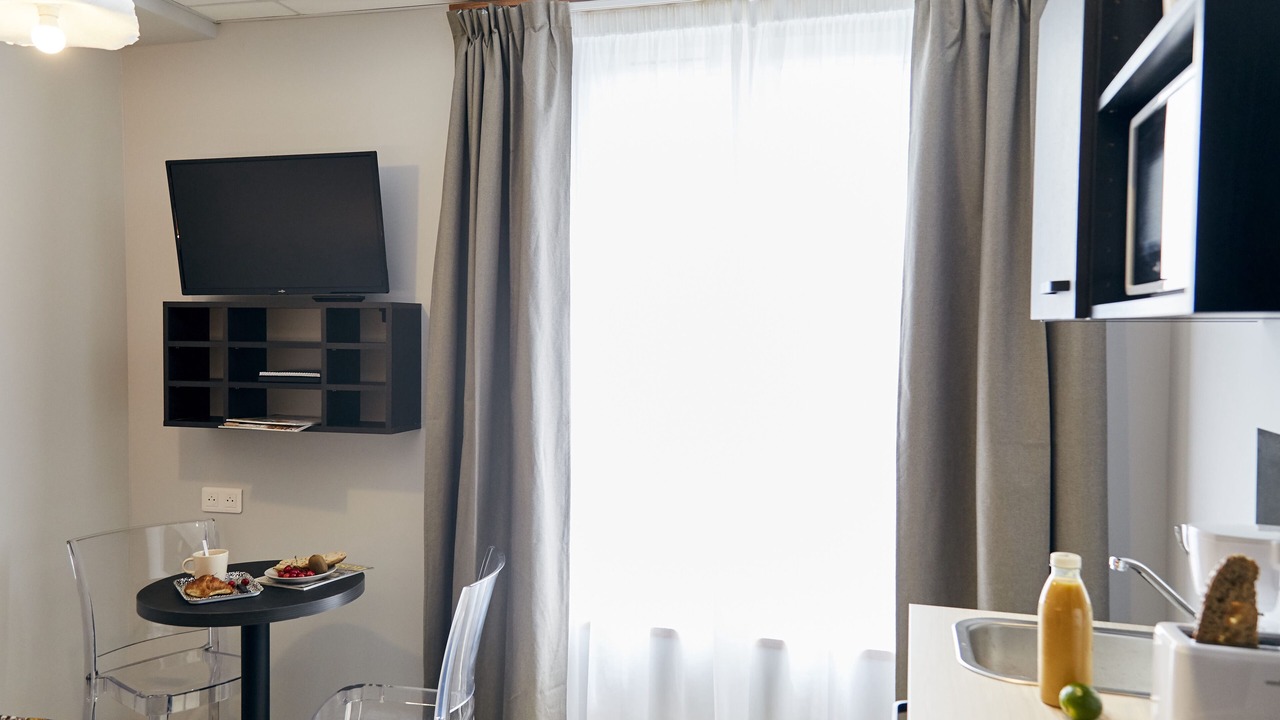 Photo of Bedroom in Anatole France Danton