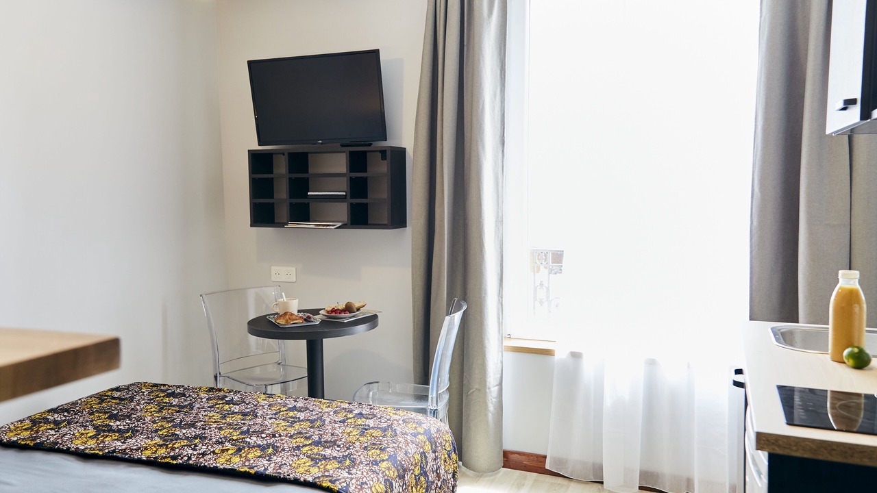 Photo of Livingroom in Anatole France Danton