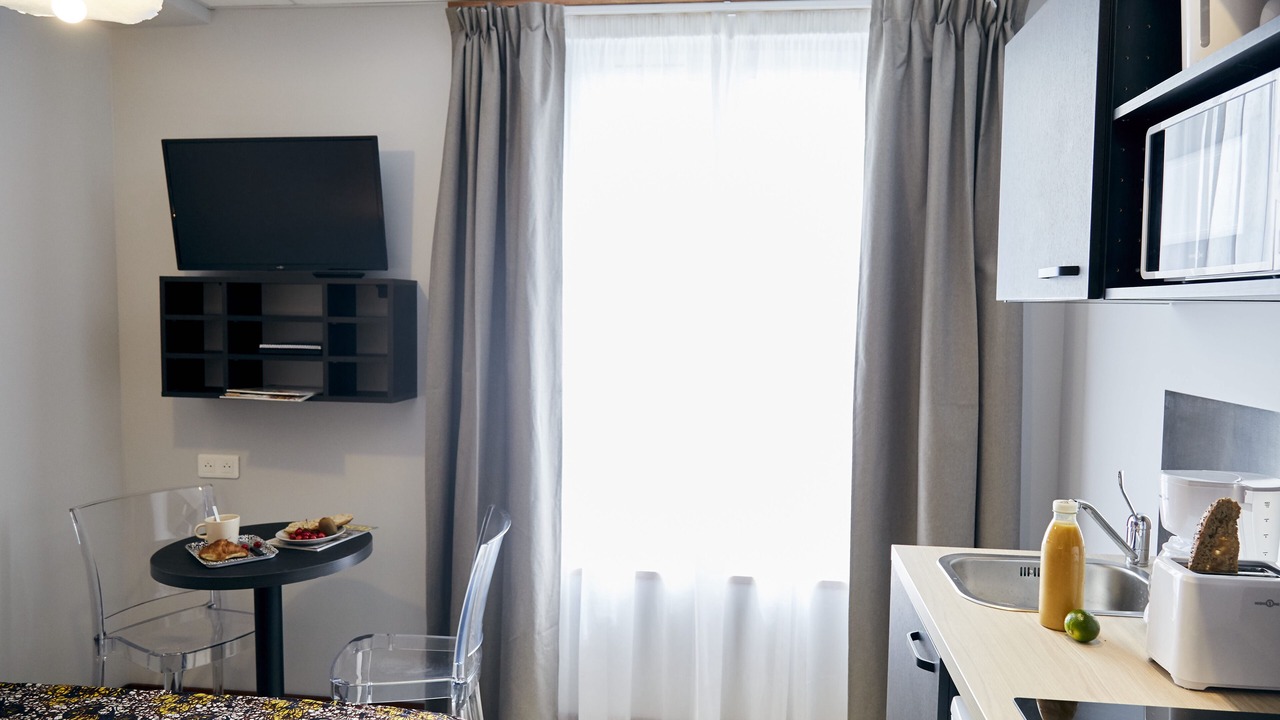 Photo of Livingroom in Anatole France Danton