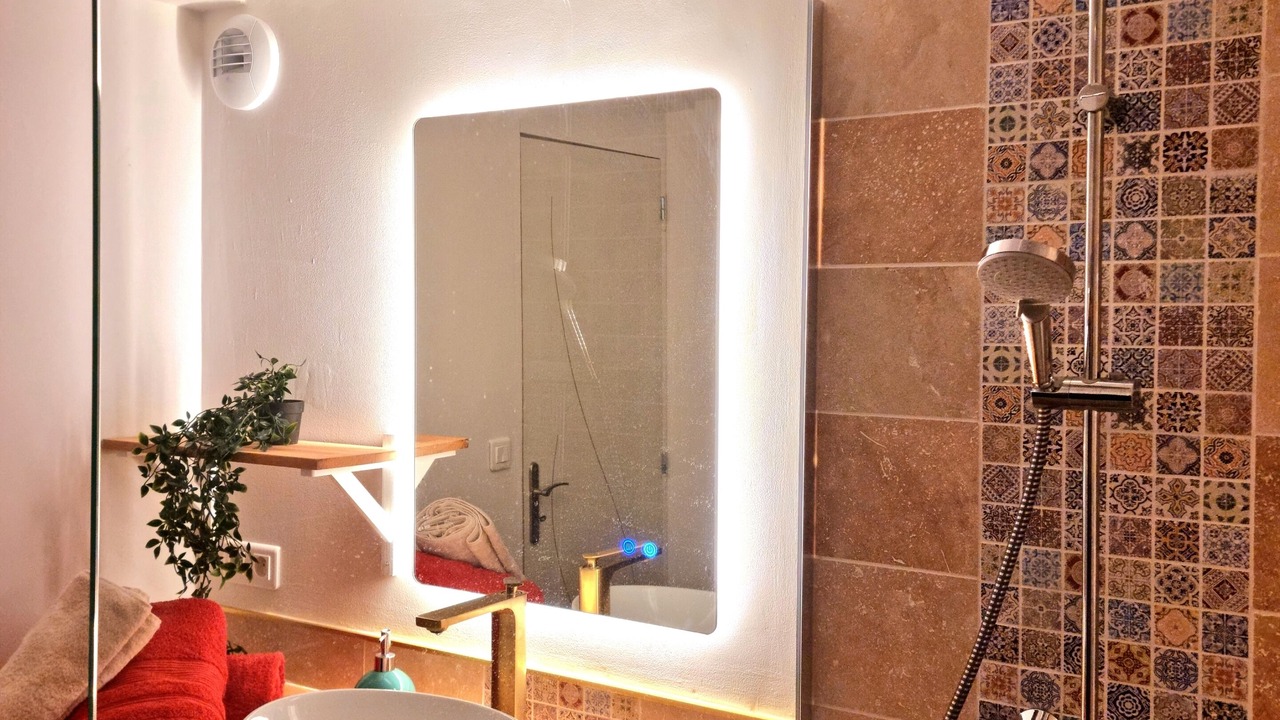 Photo of Bathroom in Montpon-Menesterol