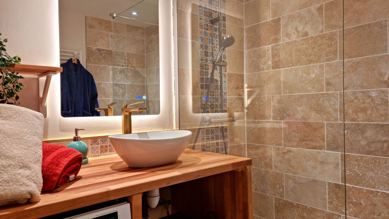 Photo of Bathroom in Montpon-Menesterol