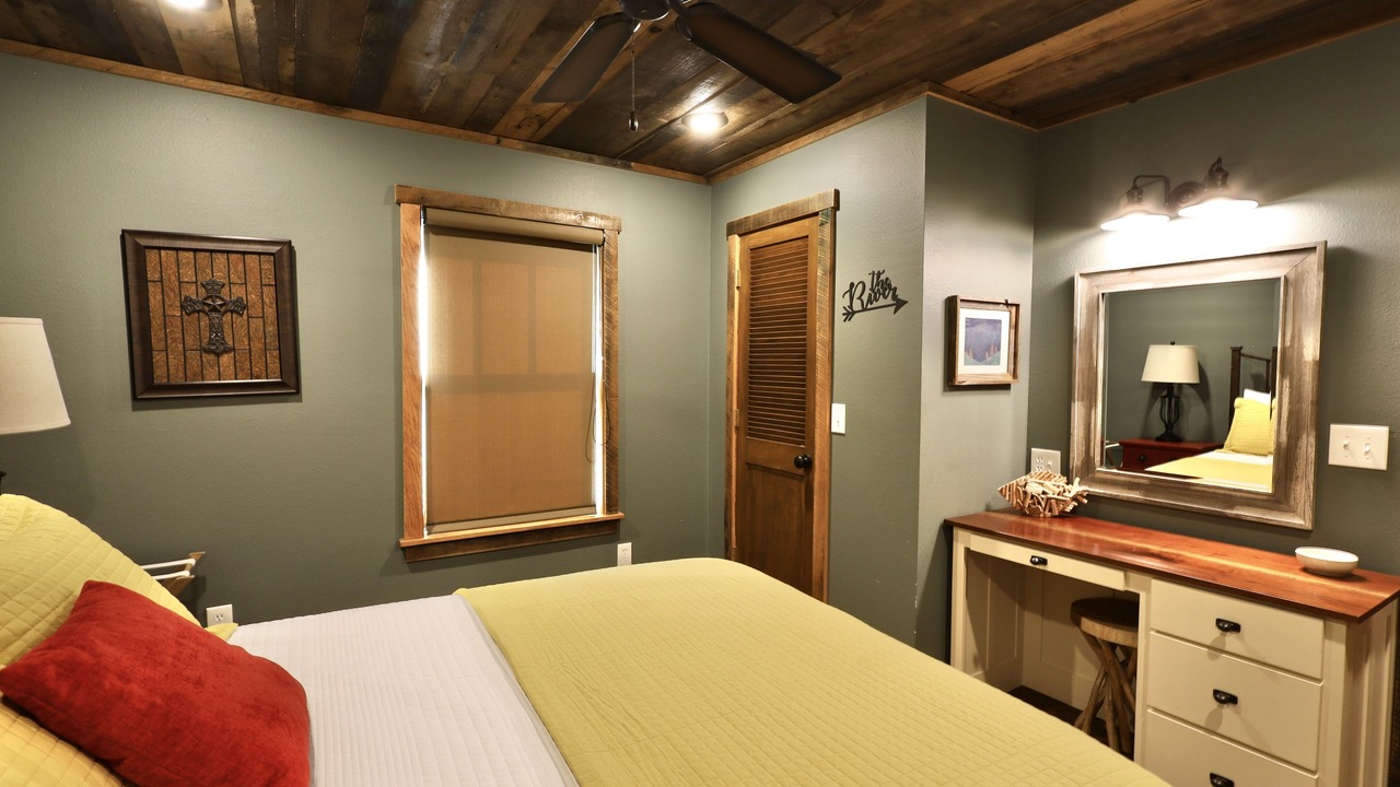 Photo of Bedroom in Glenwood