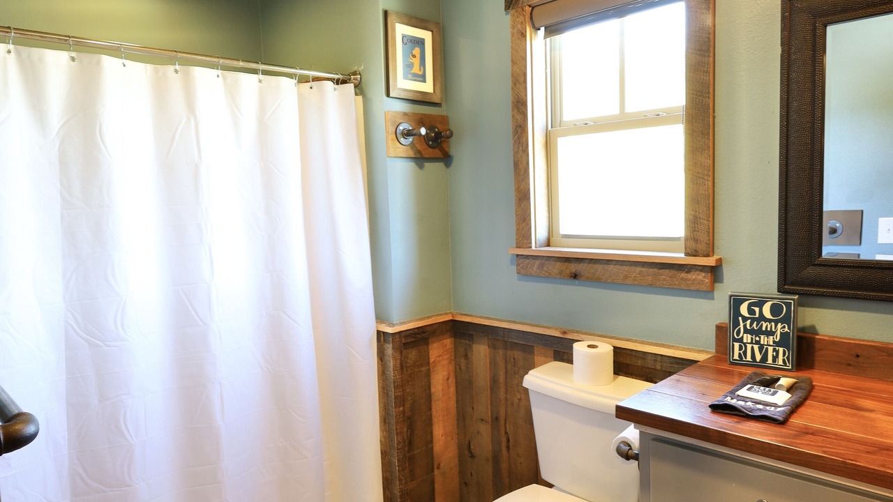 Photo of Bathroom in Glenwood