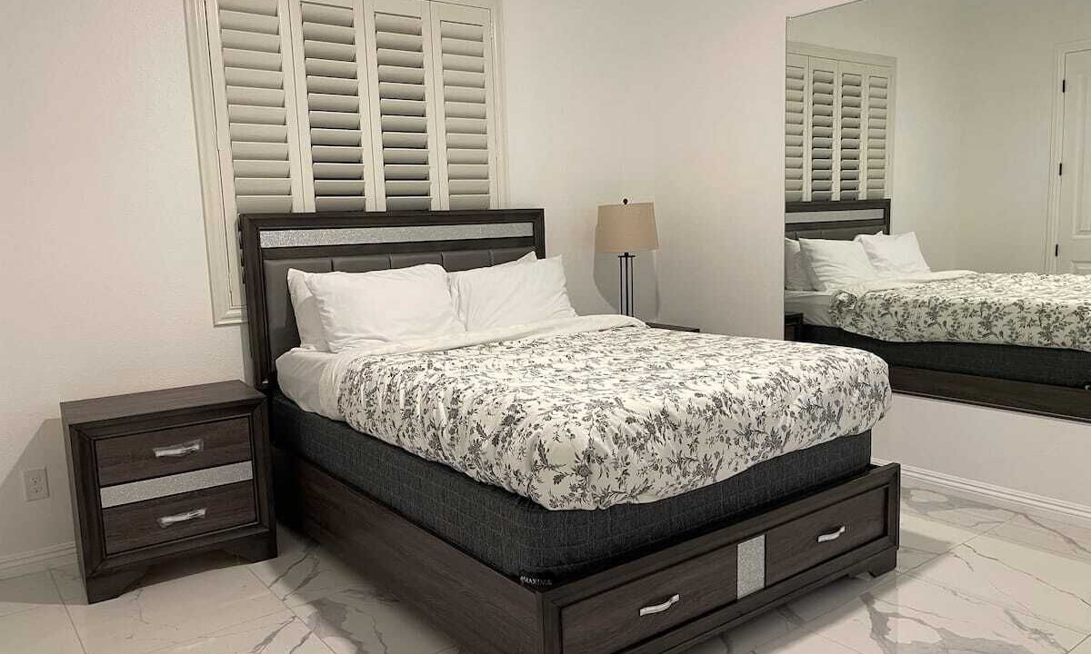Photo of Bedroom in Enterprise