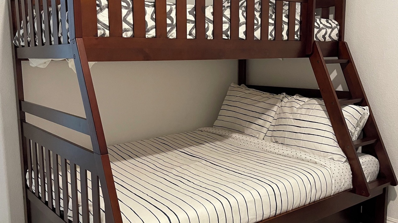 Photo of Bedroom in Enterprise