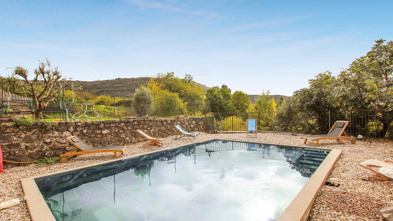 Photo of Outdoor in Darbres