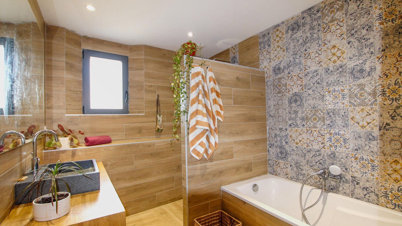 Photo of Bathroom in Darbres