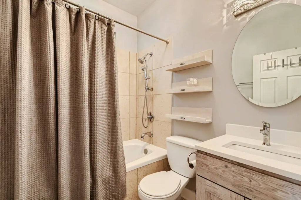 Photo of Bathroom in Woodlawn
