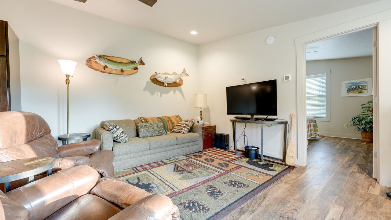 Photo of Livingroom in White Pigeon