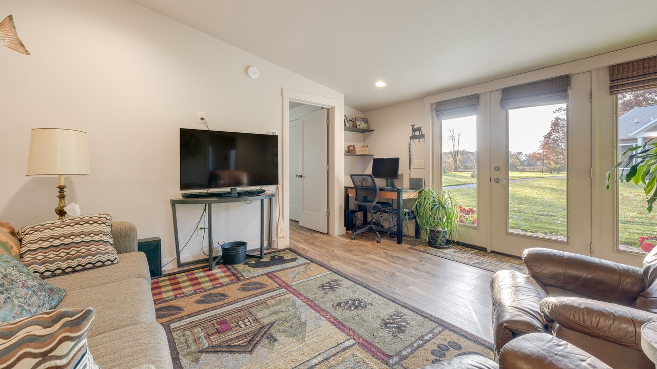 Photo of Livingroom in White Pigeon