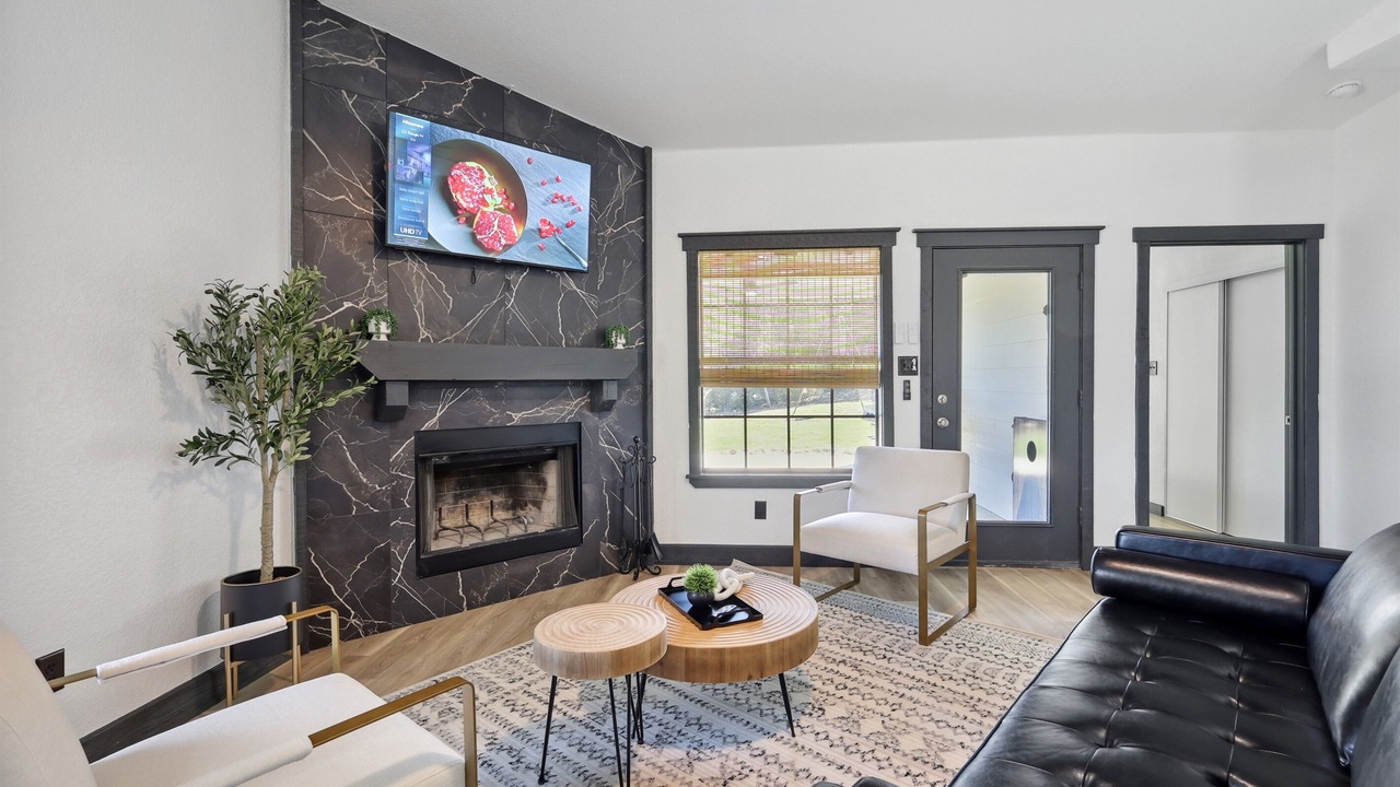 Photo of Livingroom in Graford