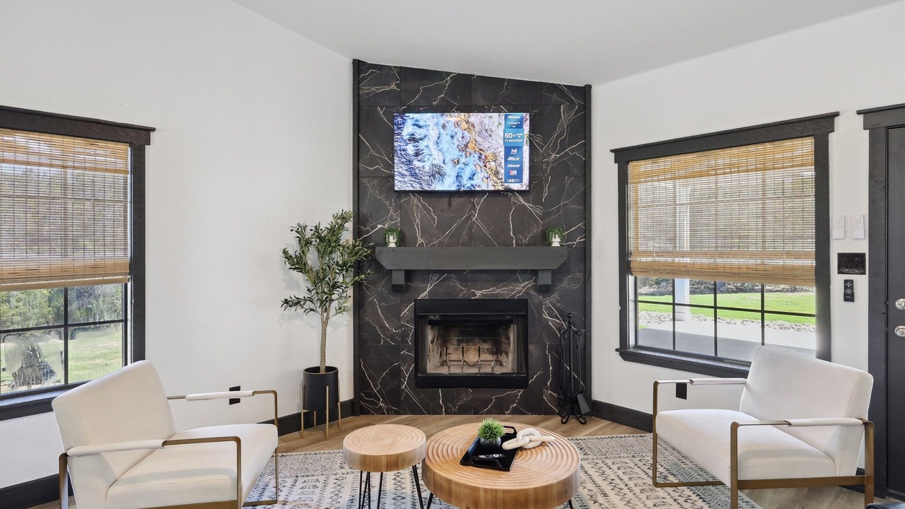 Photo of Livingroom in Graford