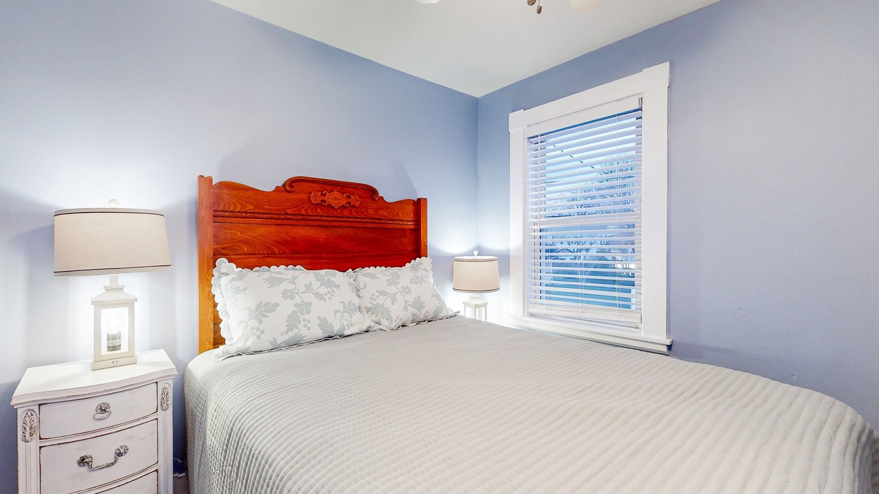 Photo of Bedroom in Beverly