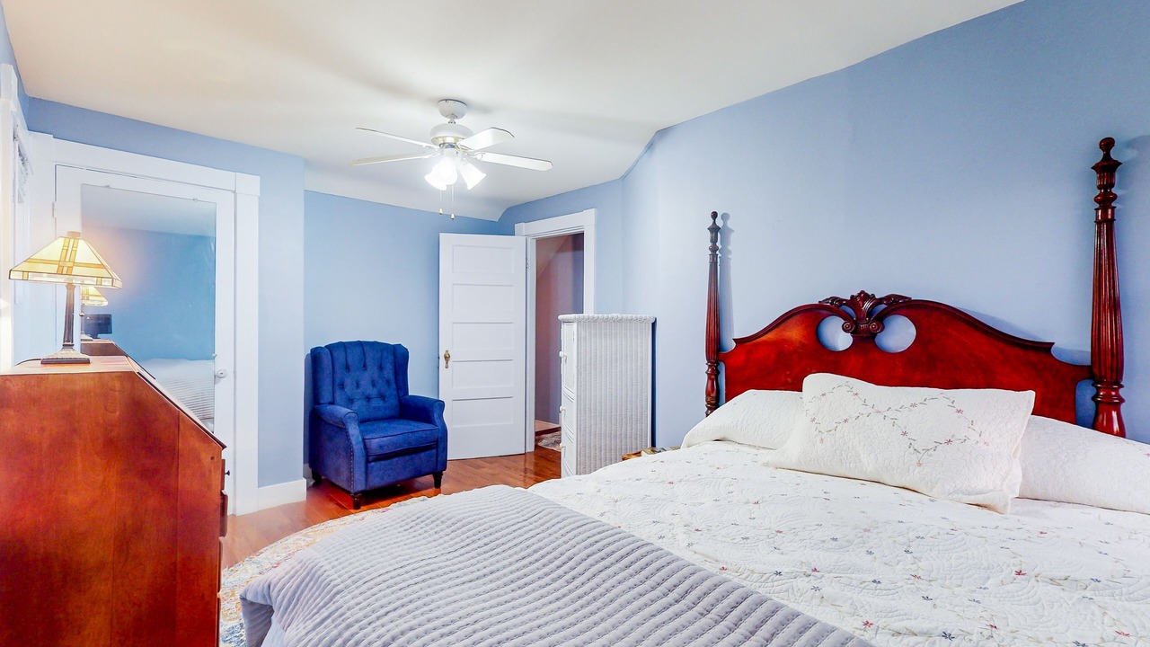 Photo of Bedroom in Beverly