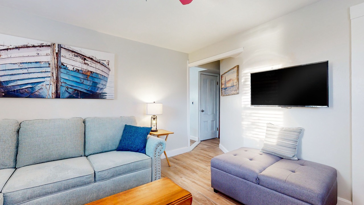 Photo of Livingroom in Beverly