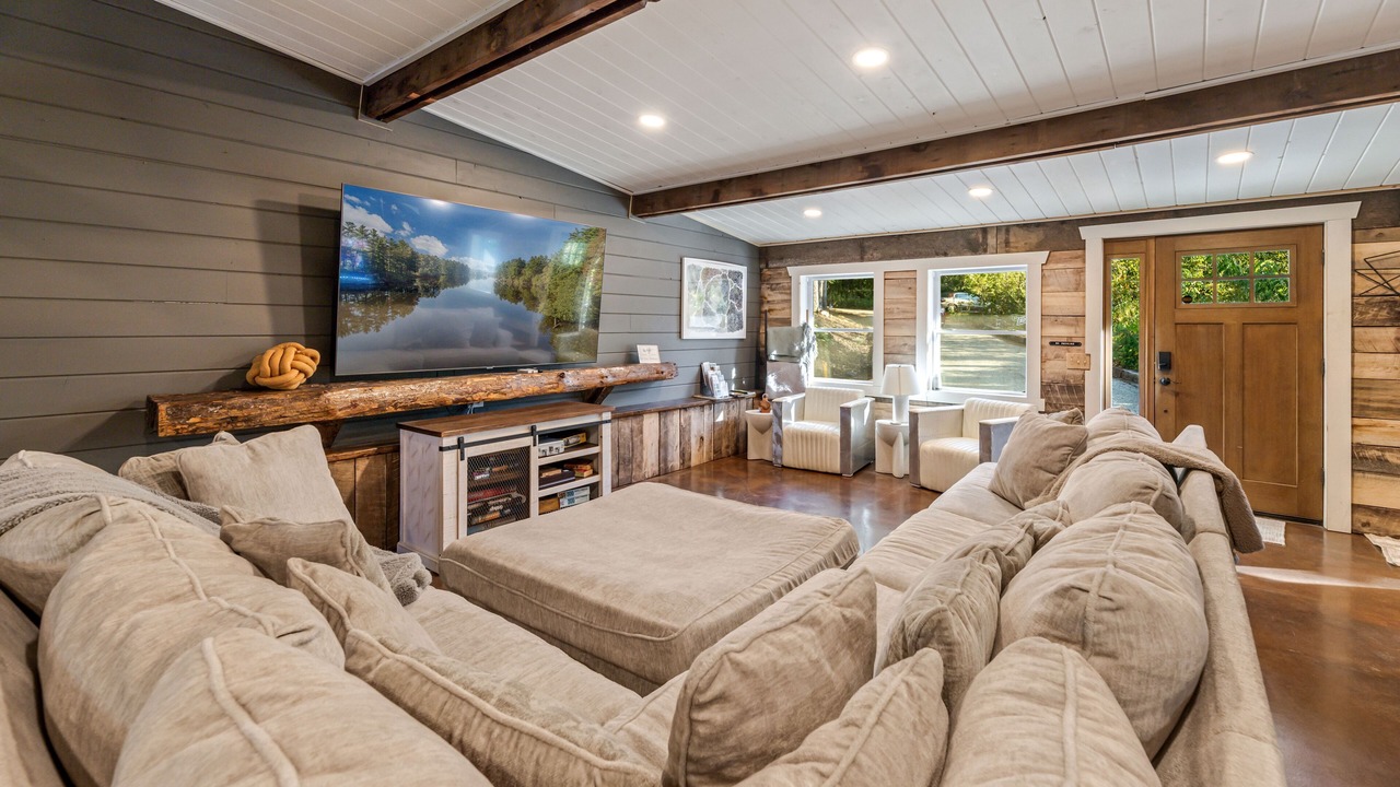 Photo of Livingroom in Black River Falls