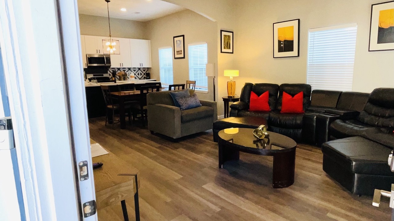 Photo of Livingroom in Northside