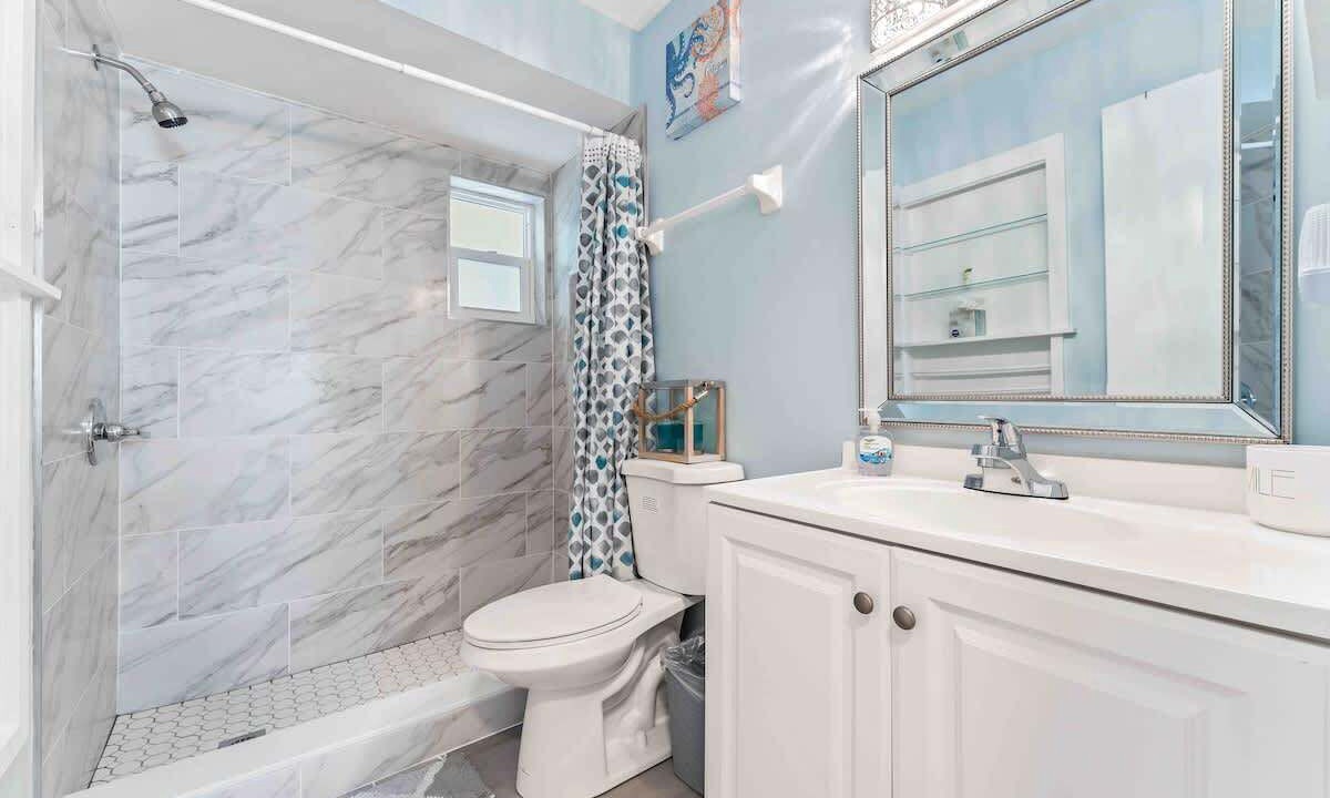 Photo of Bathroom in Laurel Park