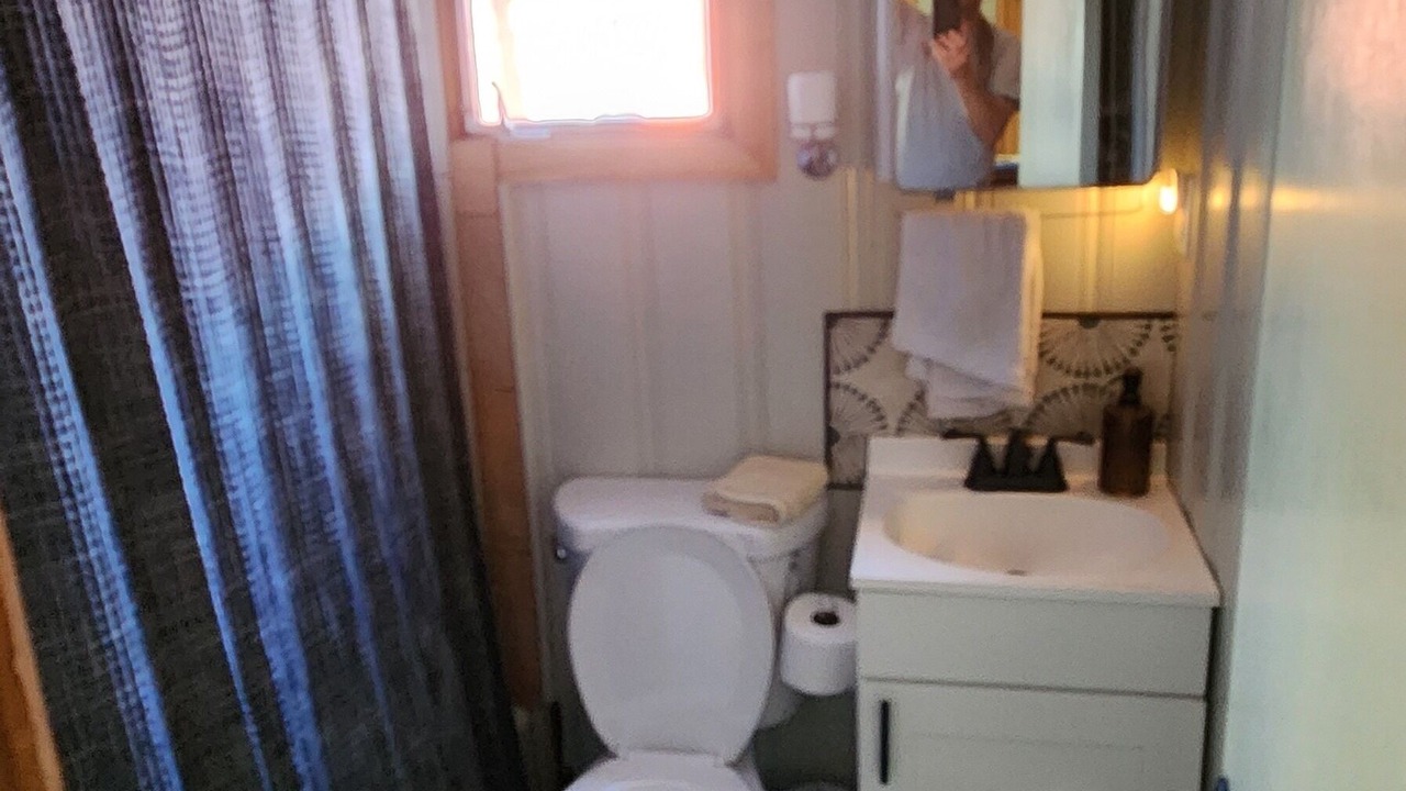 Photo of Bathroom in Alpine