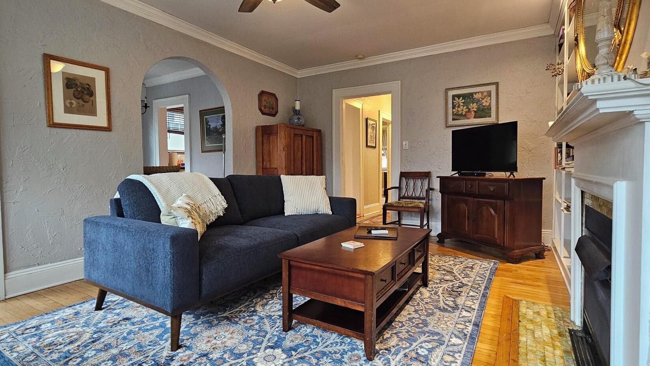 Photo of Livingroom in Grove Park- Sunset