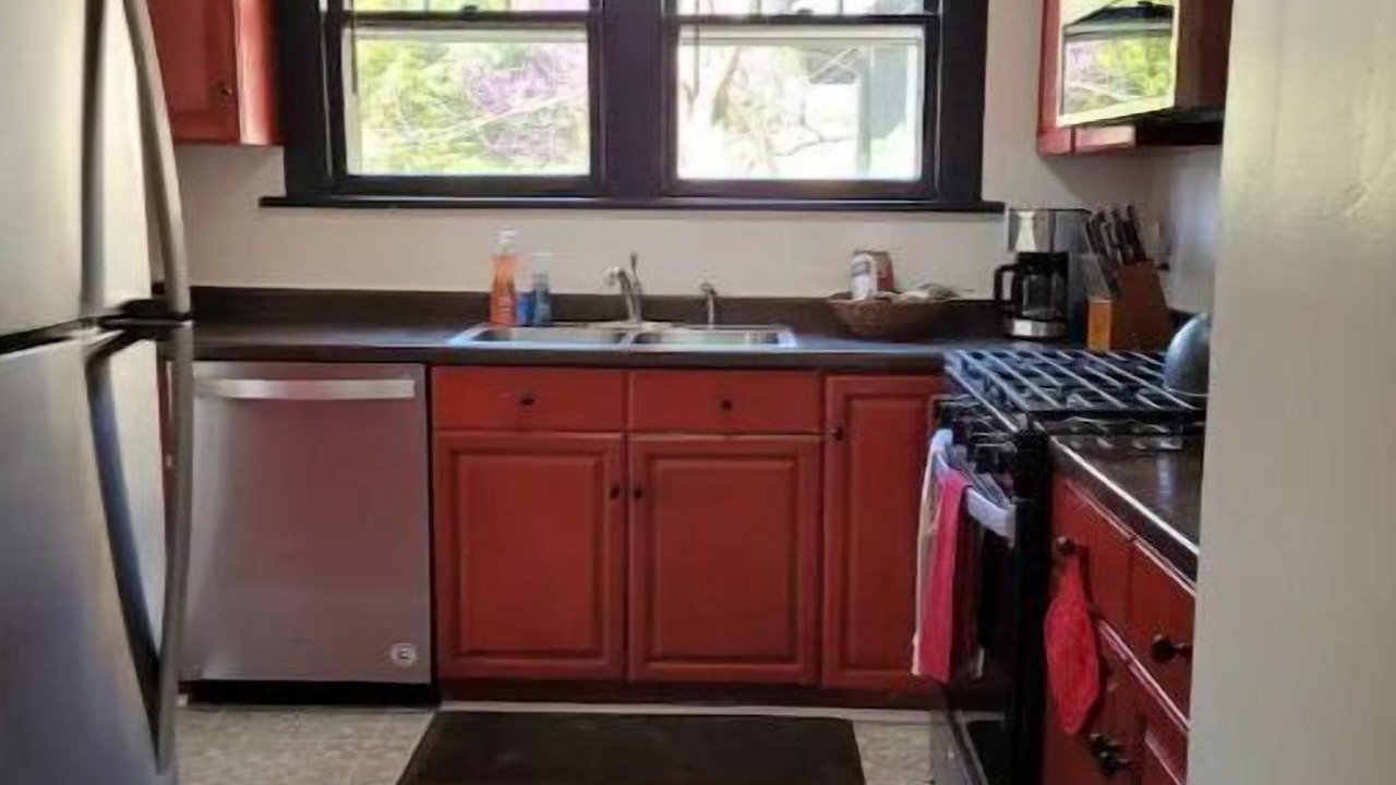 Photo of Kitchen in Grove Park- Sunset