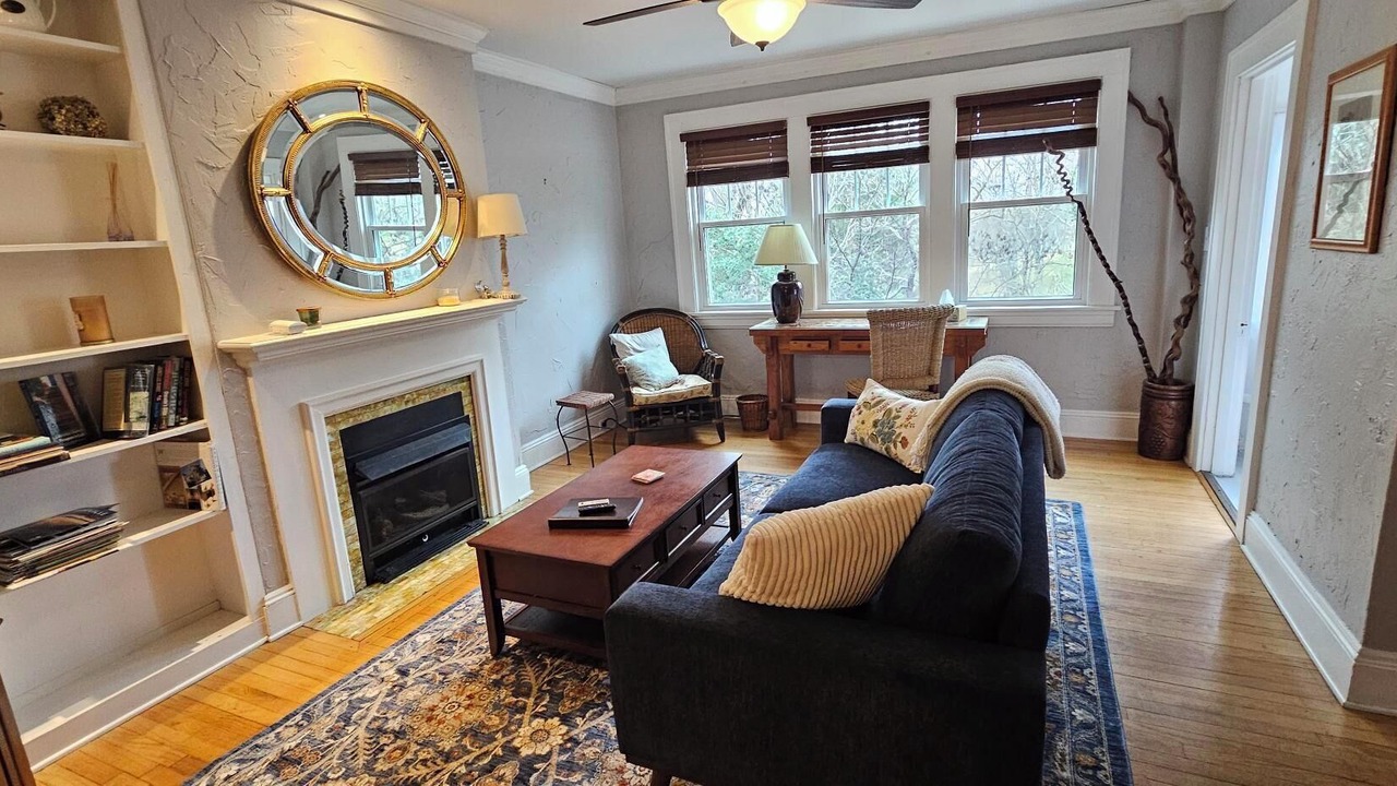 Photo of Livingroom in Grove Park- Sunset