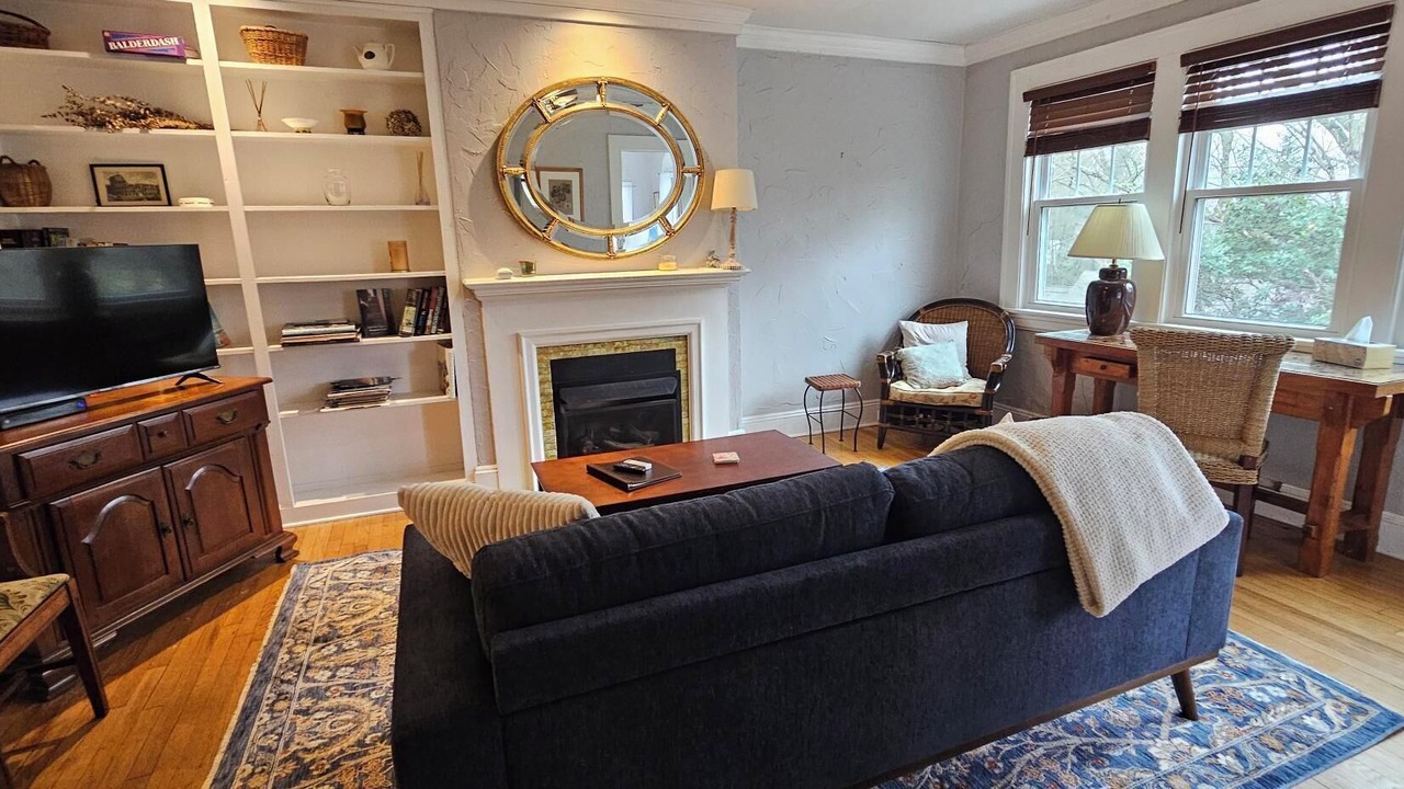 Photo of Livingroom in Grove Park- Sunset