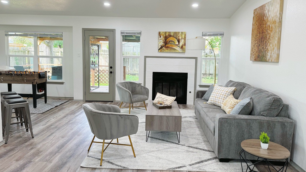 Photo of Livingroom in Anderson Mill West